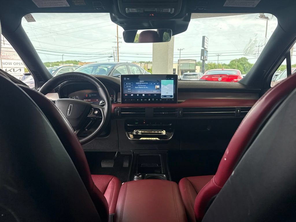 Certified 2025 Lincoln Corsair Reserve AWD/4WD image 11
