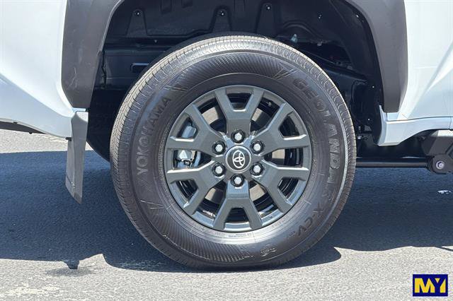 Used 2025 Toyota 4Runner SR5 AWD/4WD image 37