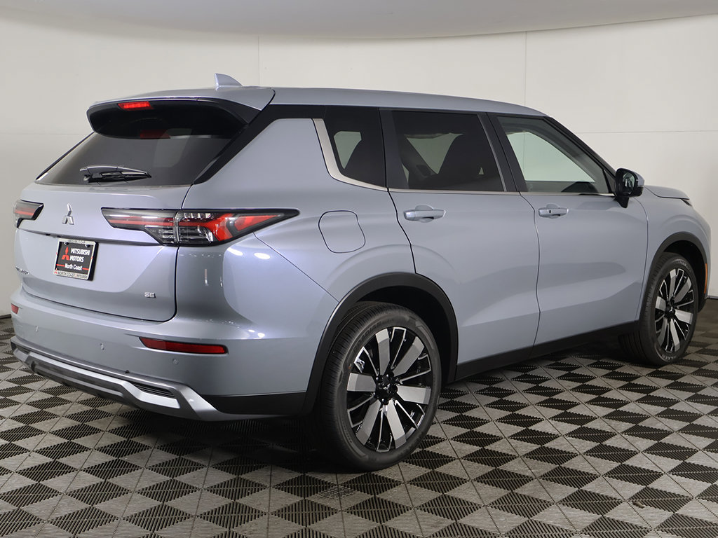 New 2026 Mitsubishi Outlander SE FWD image 12