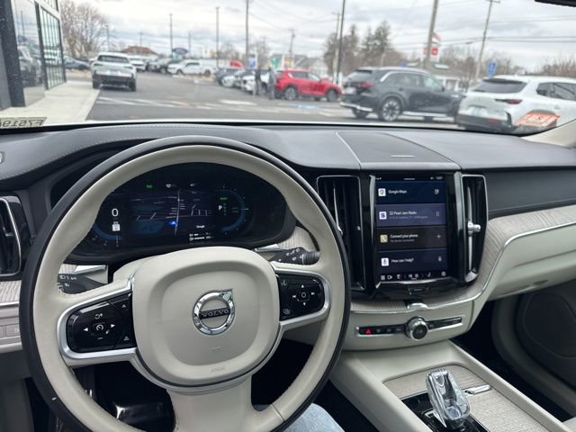 Used 2022 Volvo XC60 T8 Inscription w/ Advanced Package image 20