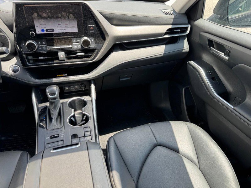 Certified 2024 Toyota Highlander XLE image 15