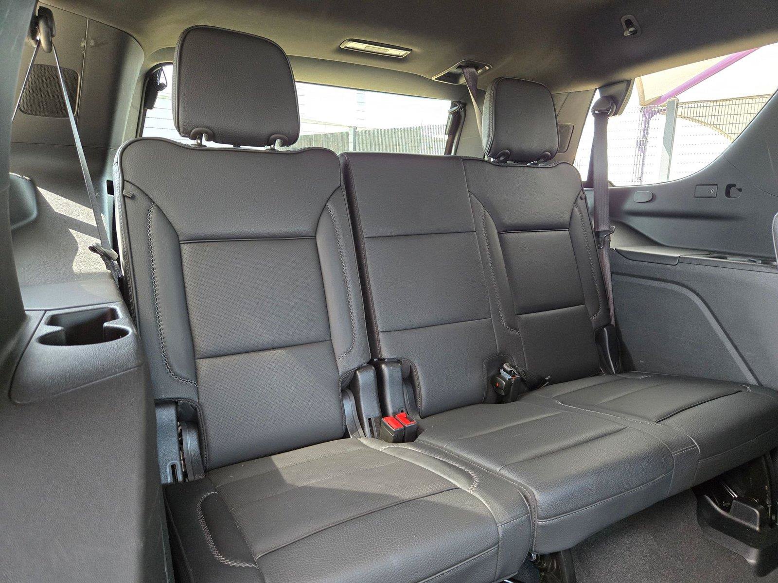 Used 2025 GMC Yukon Denali AWD/4WD image 32