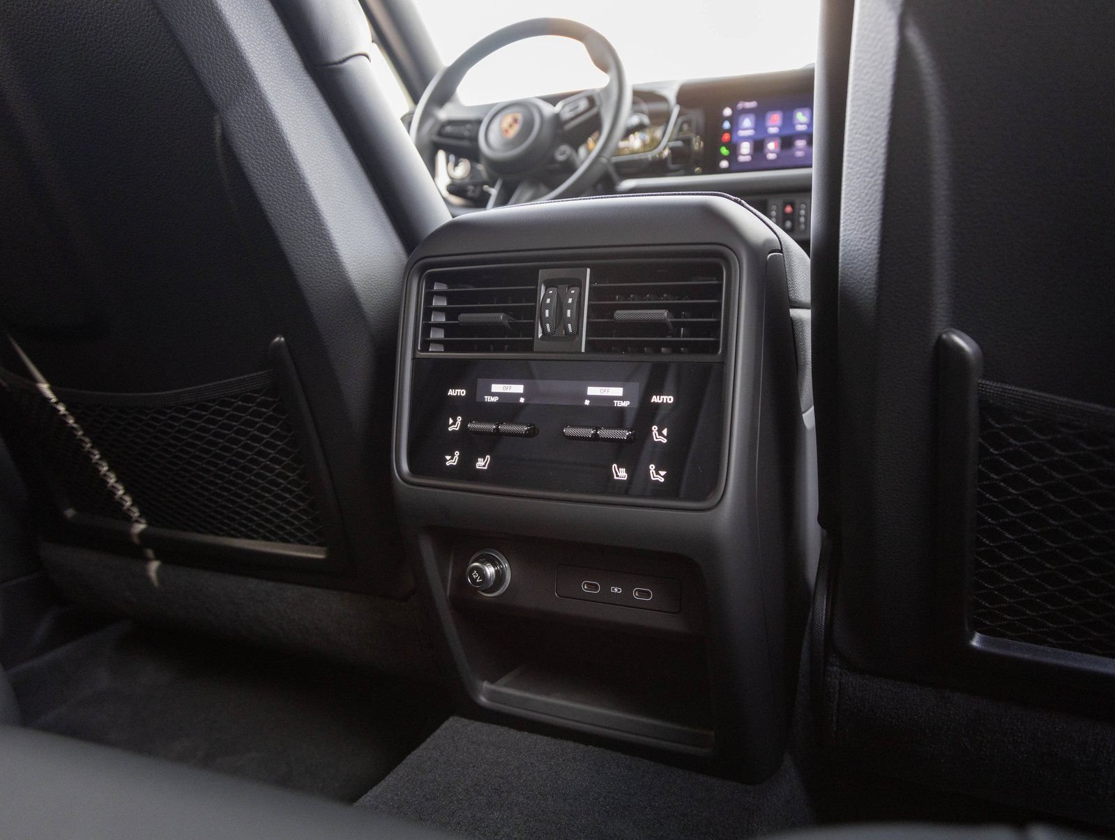 Certified 2026 Porsche Cayenne Coupe AWD/4WD image 28