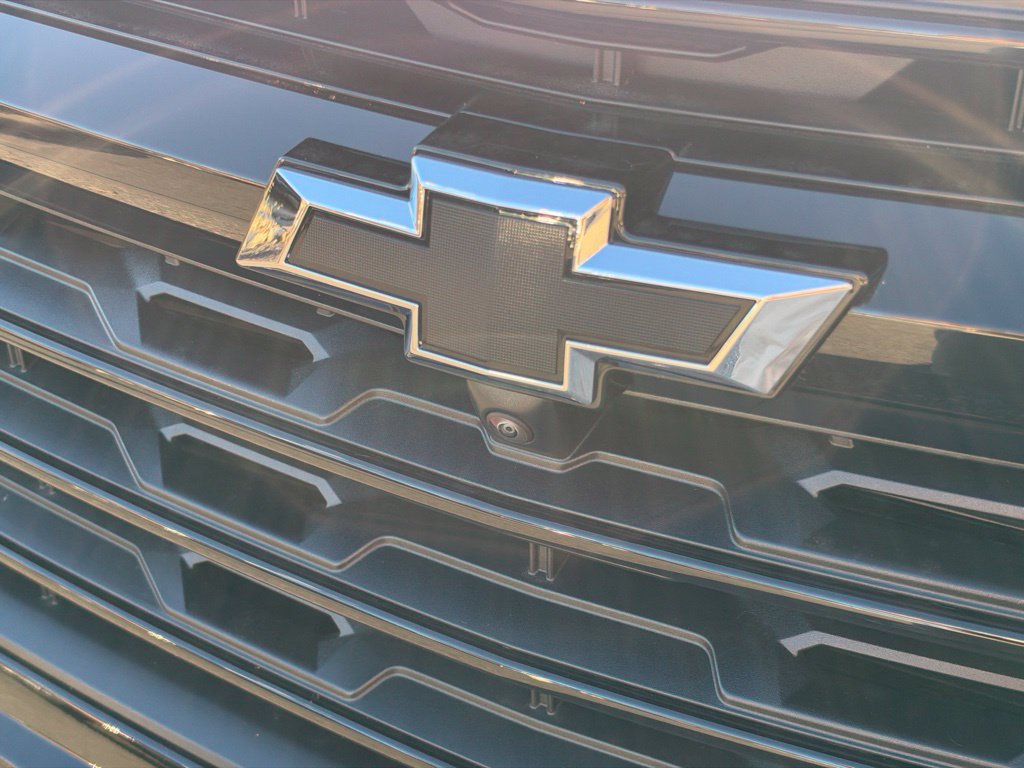 New 2027 Chevrolet Traverse LT w/ Midnight/Sport Edition AWD/4WD image 9