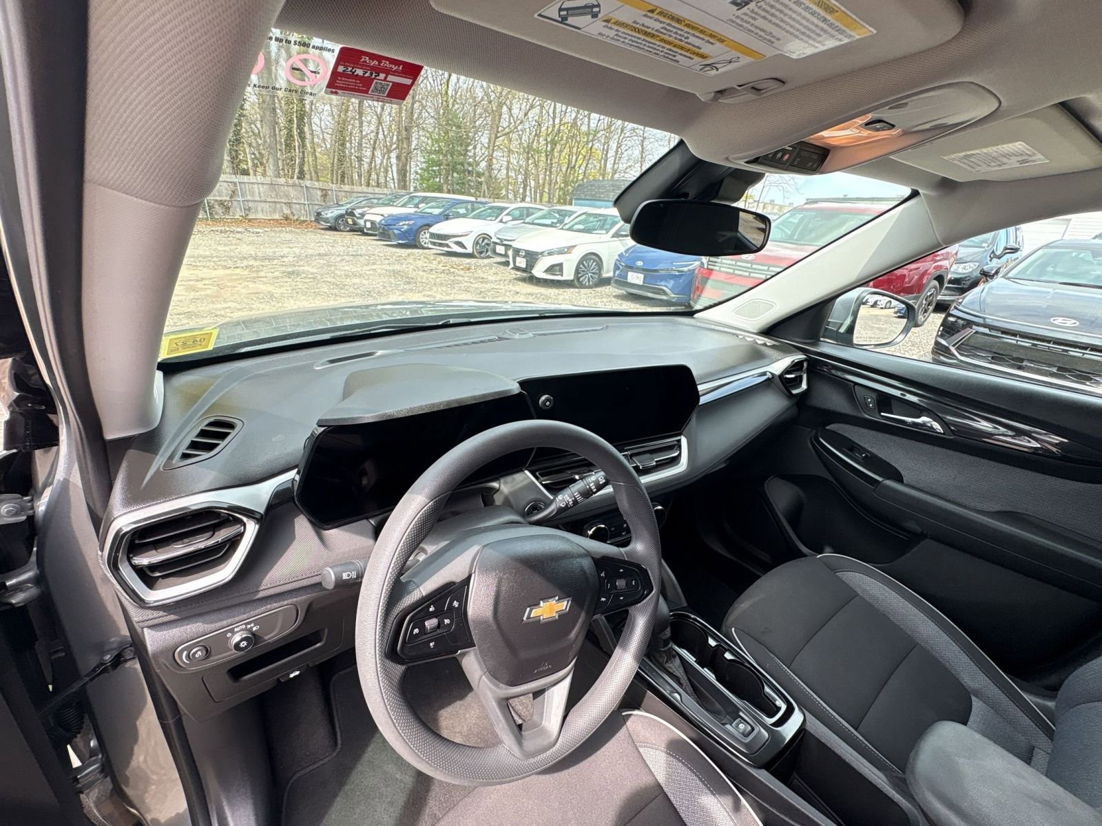 Used 2025 Chevrolet TrailBlazer LT FWD image 8