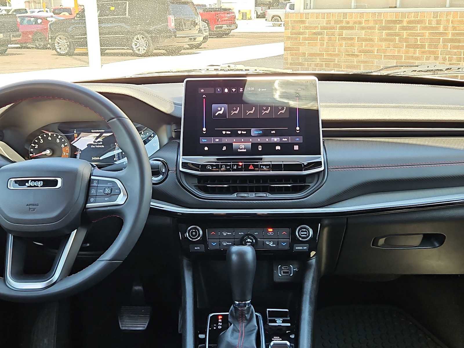 Used 2025 Jeep Compass Trailhawk AWD/4WD image 14