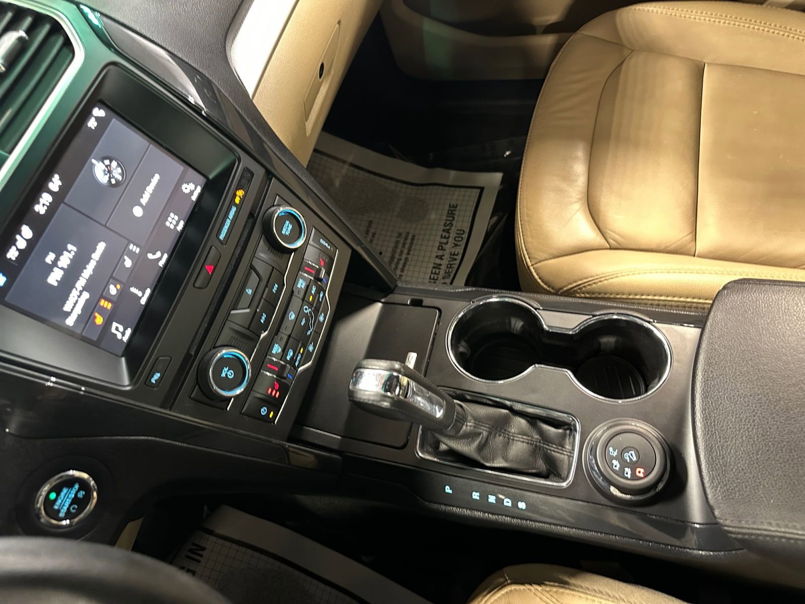 Used 2016 Ford Explorer XLT w/ Equipment Group 202A AWD/4WD image 32