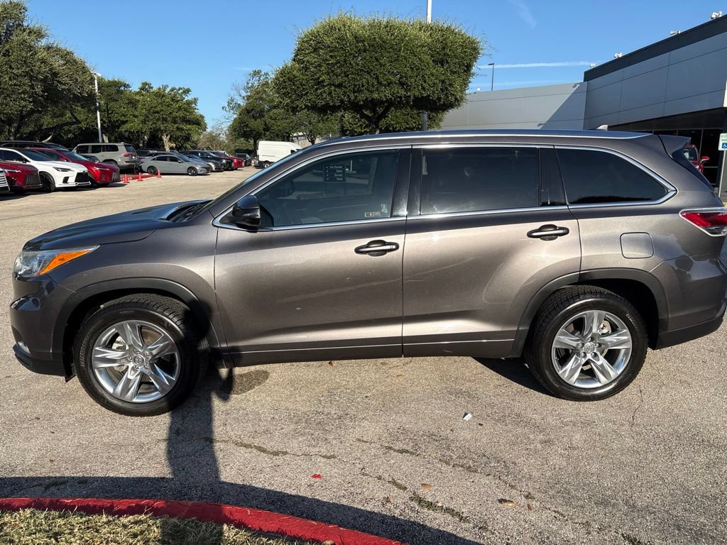 Used 2015 Toyota Highlander Limited FWD image 2