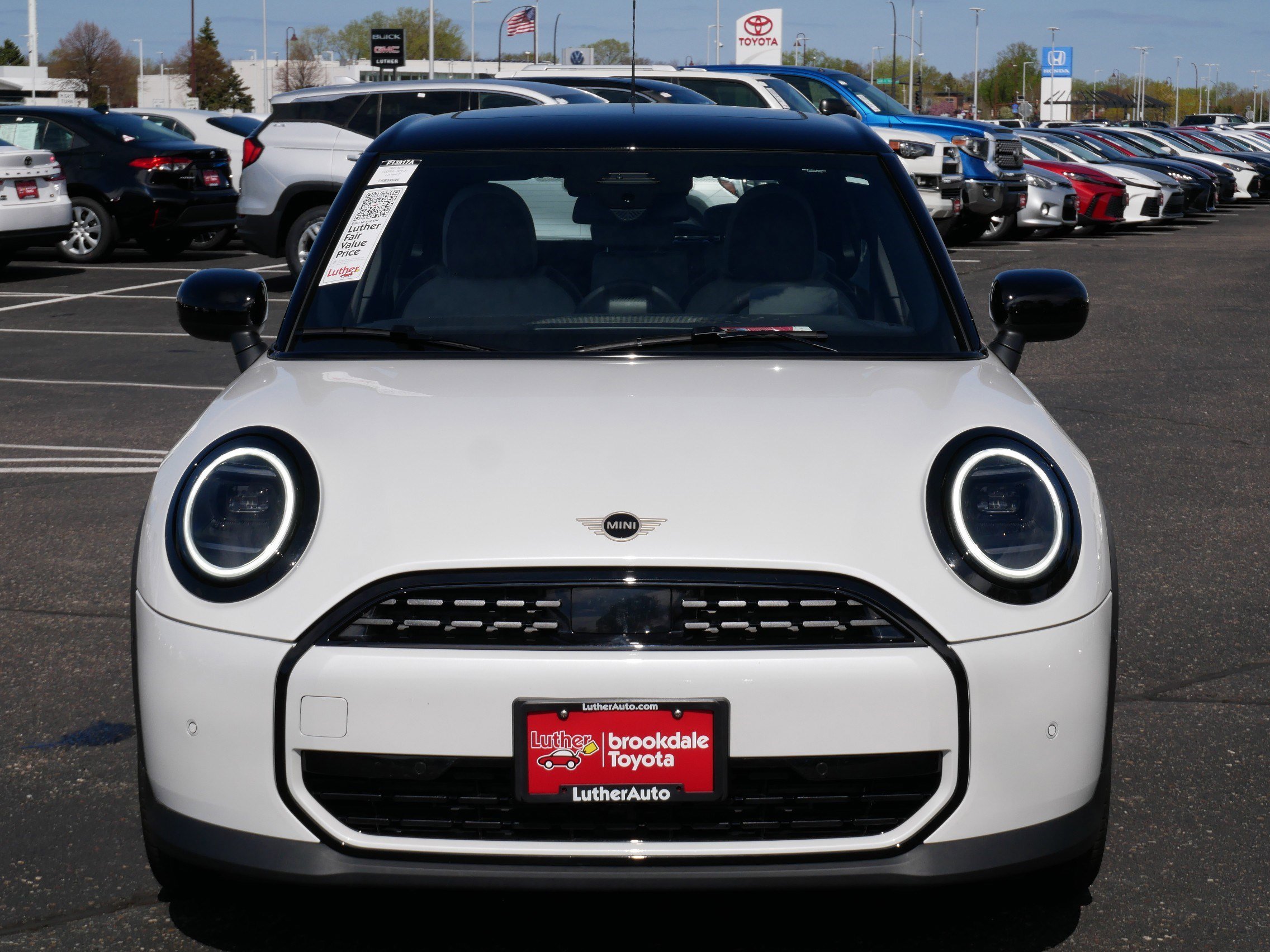Used 2026 MINI Cooper 4-Door Hardtop FWD image 2