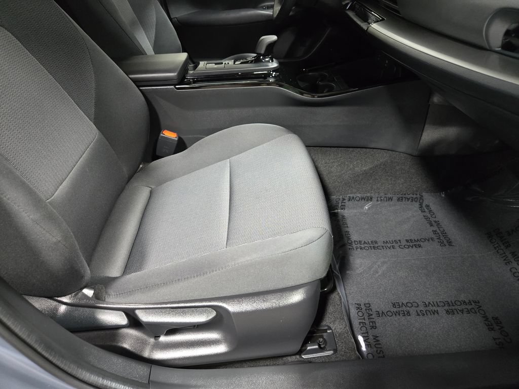 Used 2024 Toyota Prius LE AWD/4WD image 51