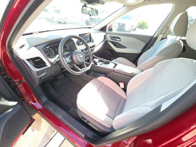 Used 2023 Nissan Rogue SV image 12