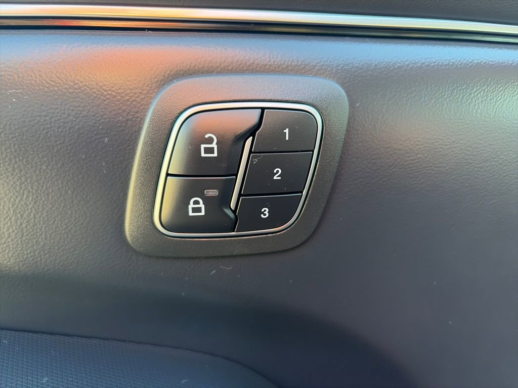 Used 2025 Ford Mustang Mach-E Premium image 20