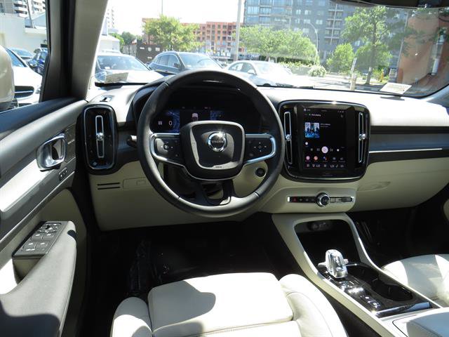 Used 2024 Volvo XC40 B5 Ultimate w/ Climate Package AWD/4WD image 10