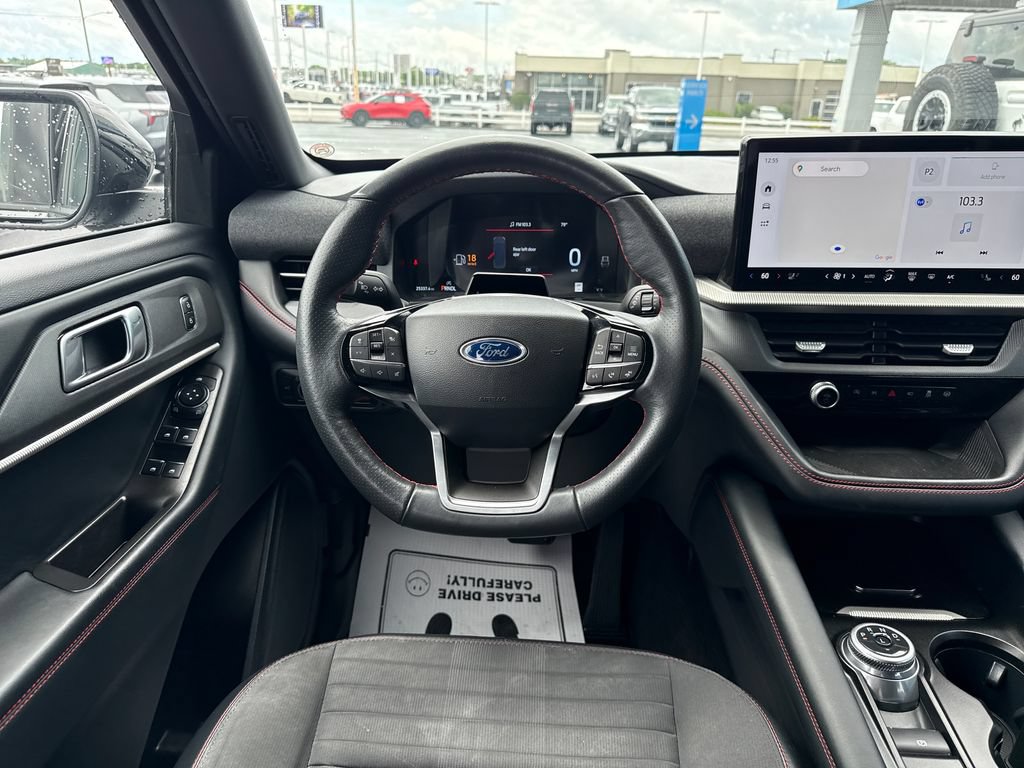 Used 2025 Ford Explorer ST-Line w/ ST-Line Street Pack AWD/4WD image 16