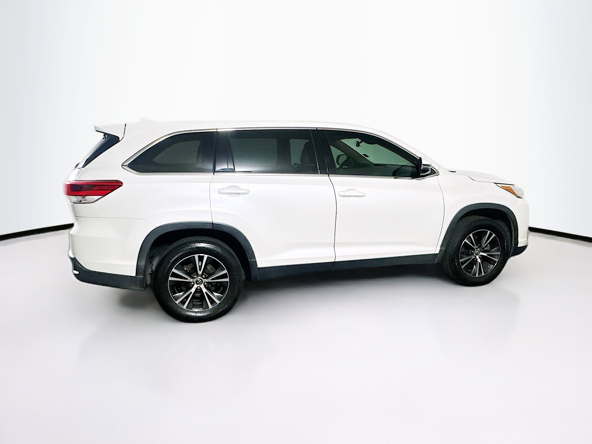 Used 2019 Toyota Highlander Plus image 10