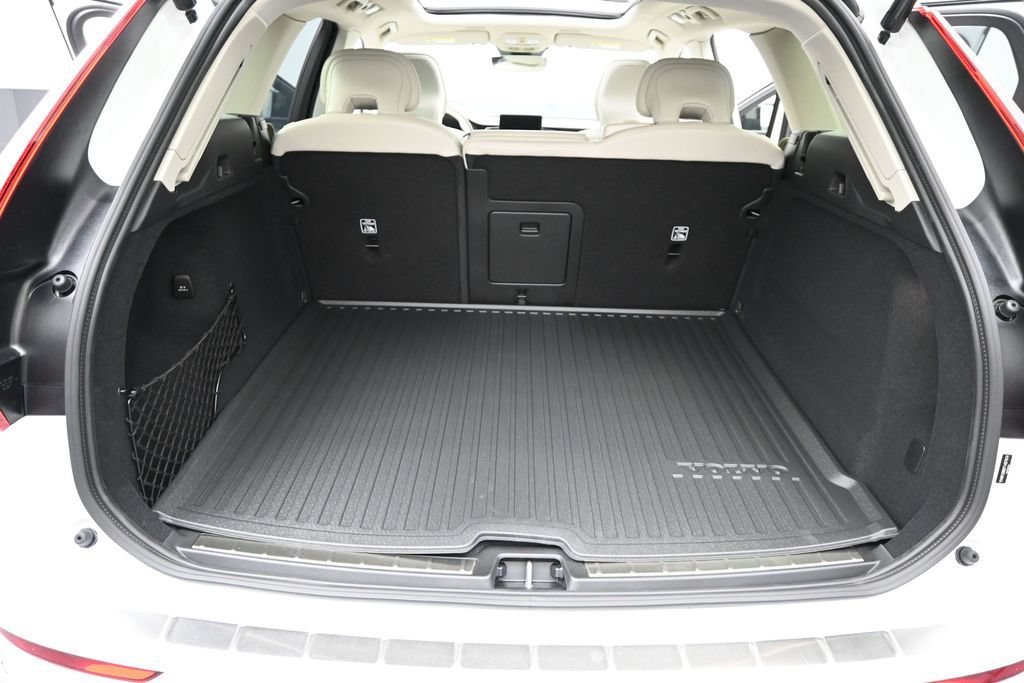 New 2026 Volvo XC60 B5 Ultra w/ Climate Package AWD/4WD image 15