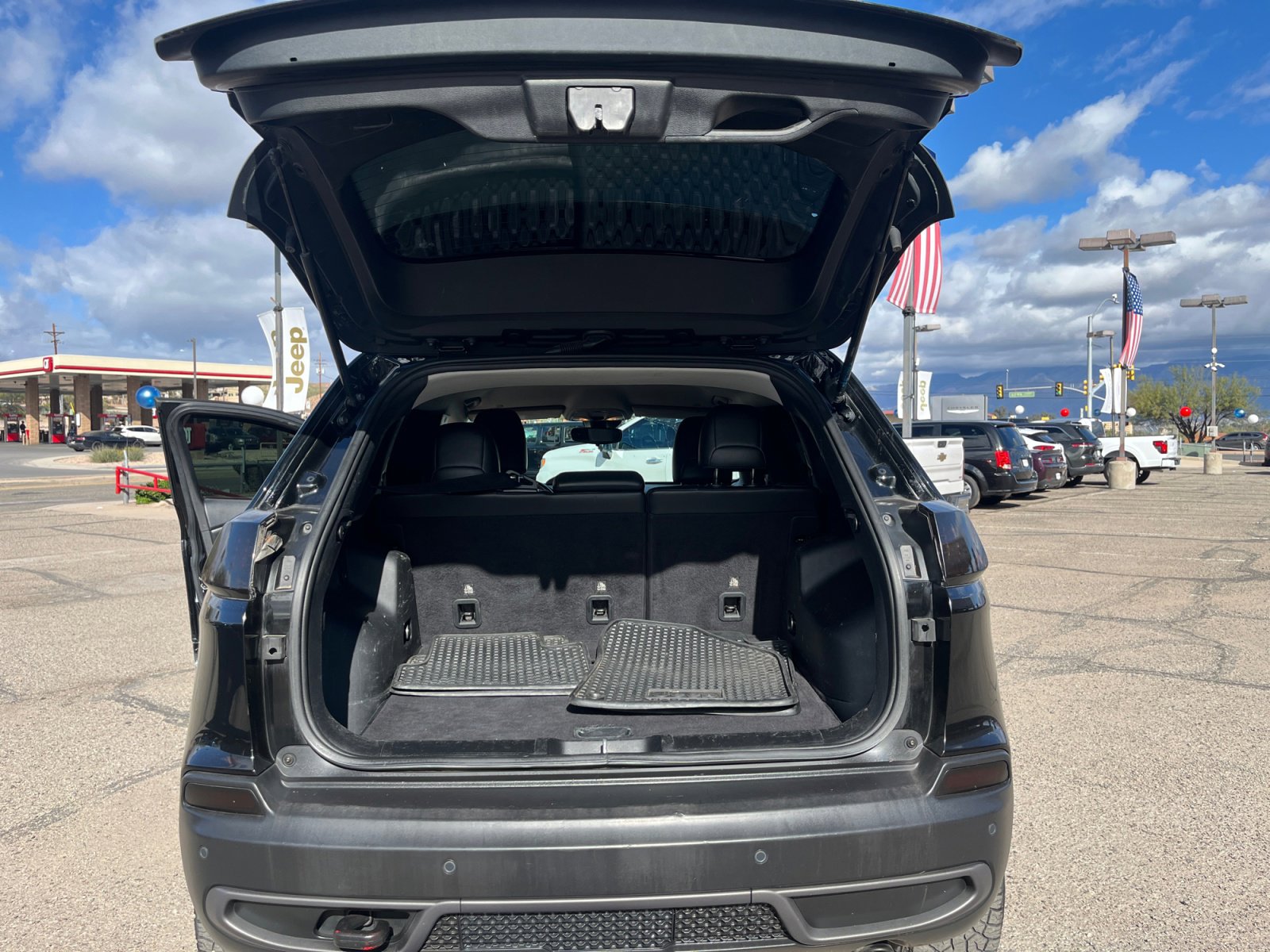 Used 2021 Jeep Cherokee Trailhawk image 34