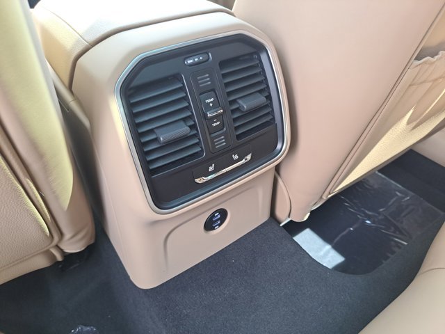 New 2026 Porsche Macan image 18