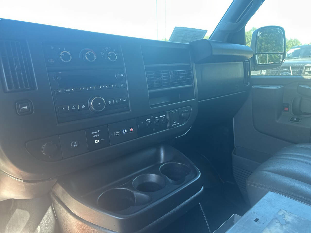 Used 2018 Chevrolet Express 2500 w/ Driver Convenience Package image 12