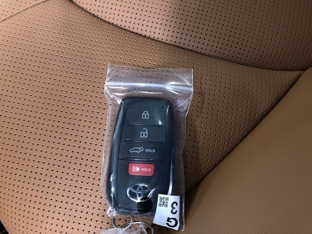 New 2026 Toyota Highlander Platinum image 33