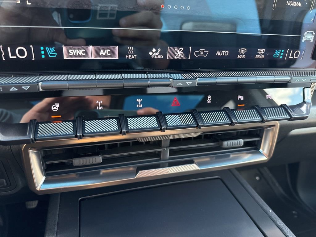 Used 2024 GMC Hummer EV 3X w/ Omega Edition image 33