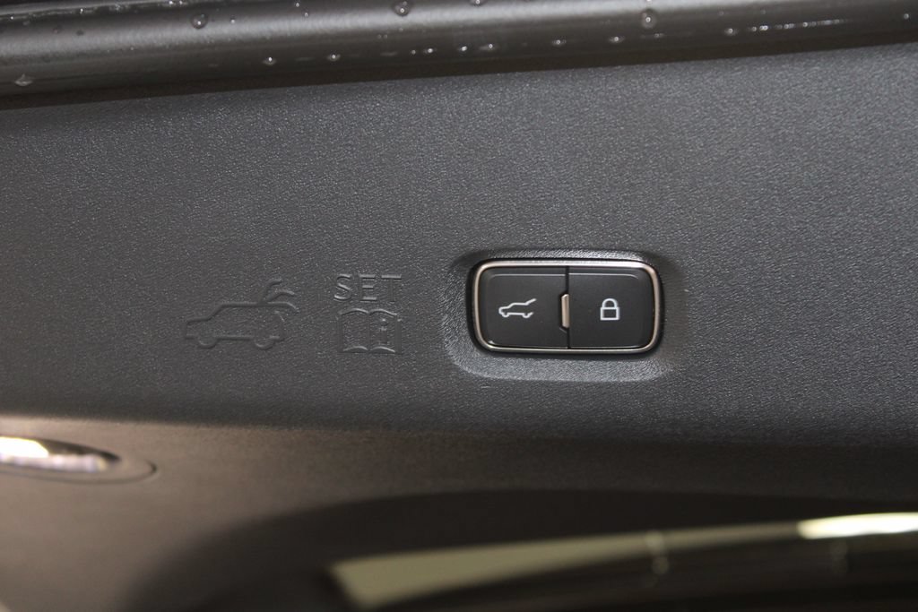 New 2027 Lincoln Navigator L Premier RWD image 17