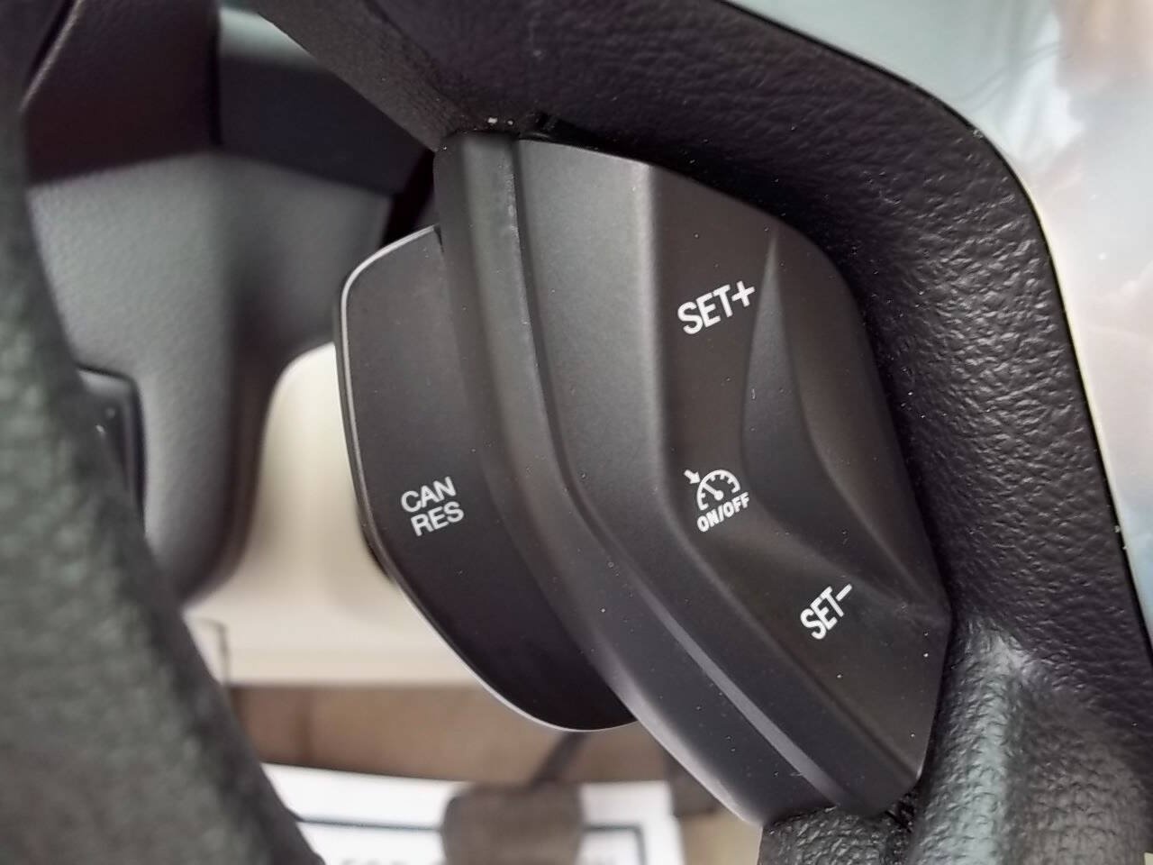 Used 2014 Ford Escape SE w/ Equipment Group 201A FWD image 20
