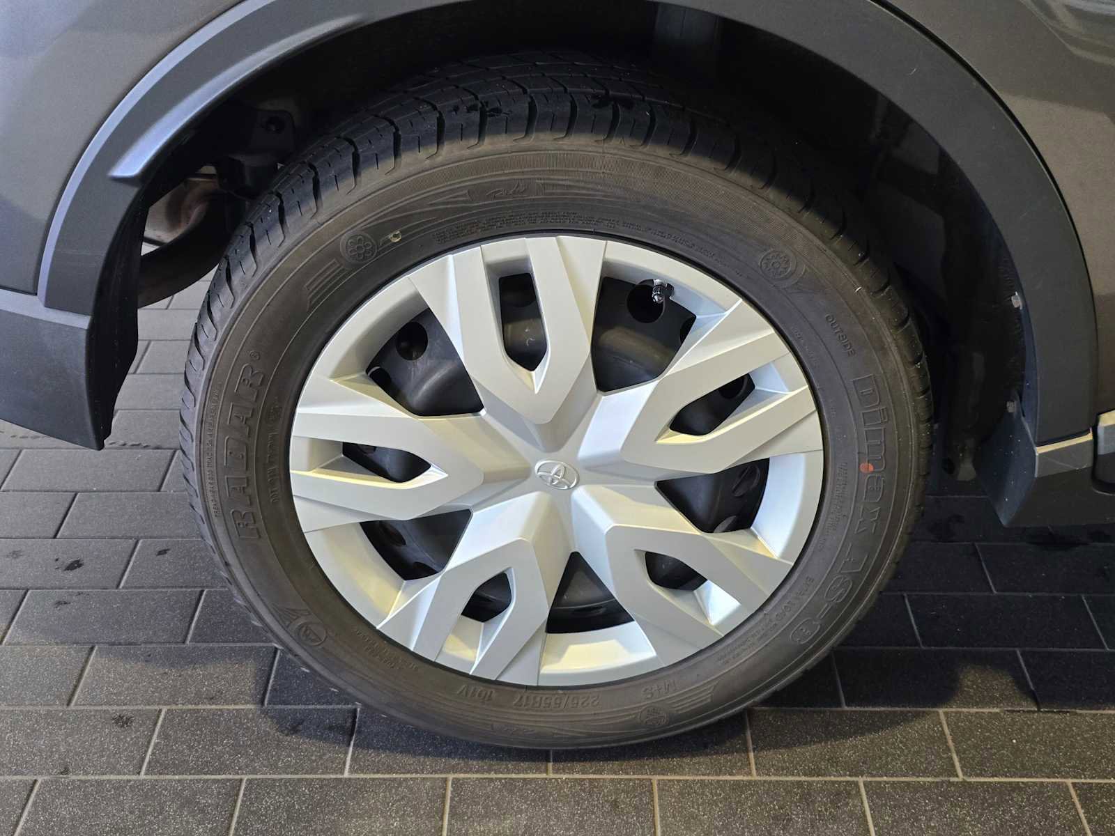 Used 2019 Toyota C-HR LE image 11