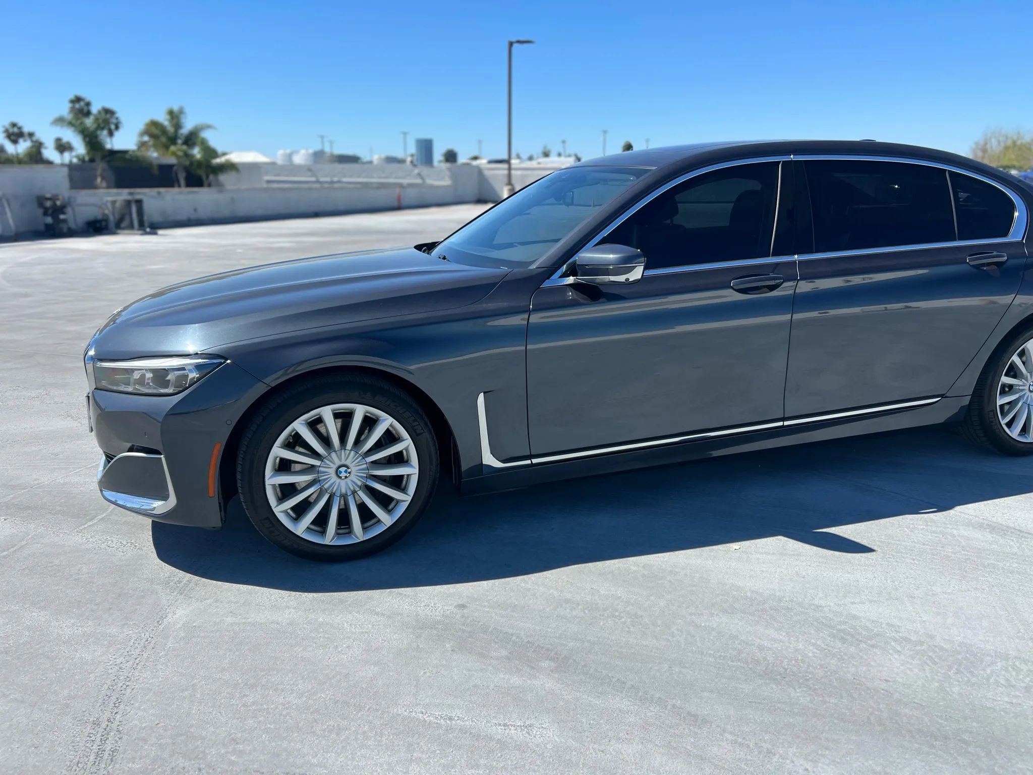 Used 2020 BMW 740i image 5