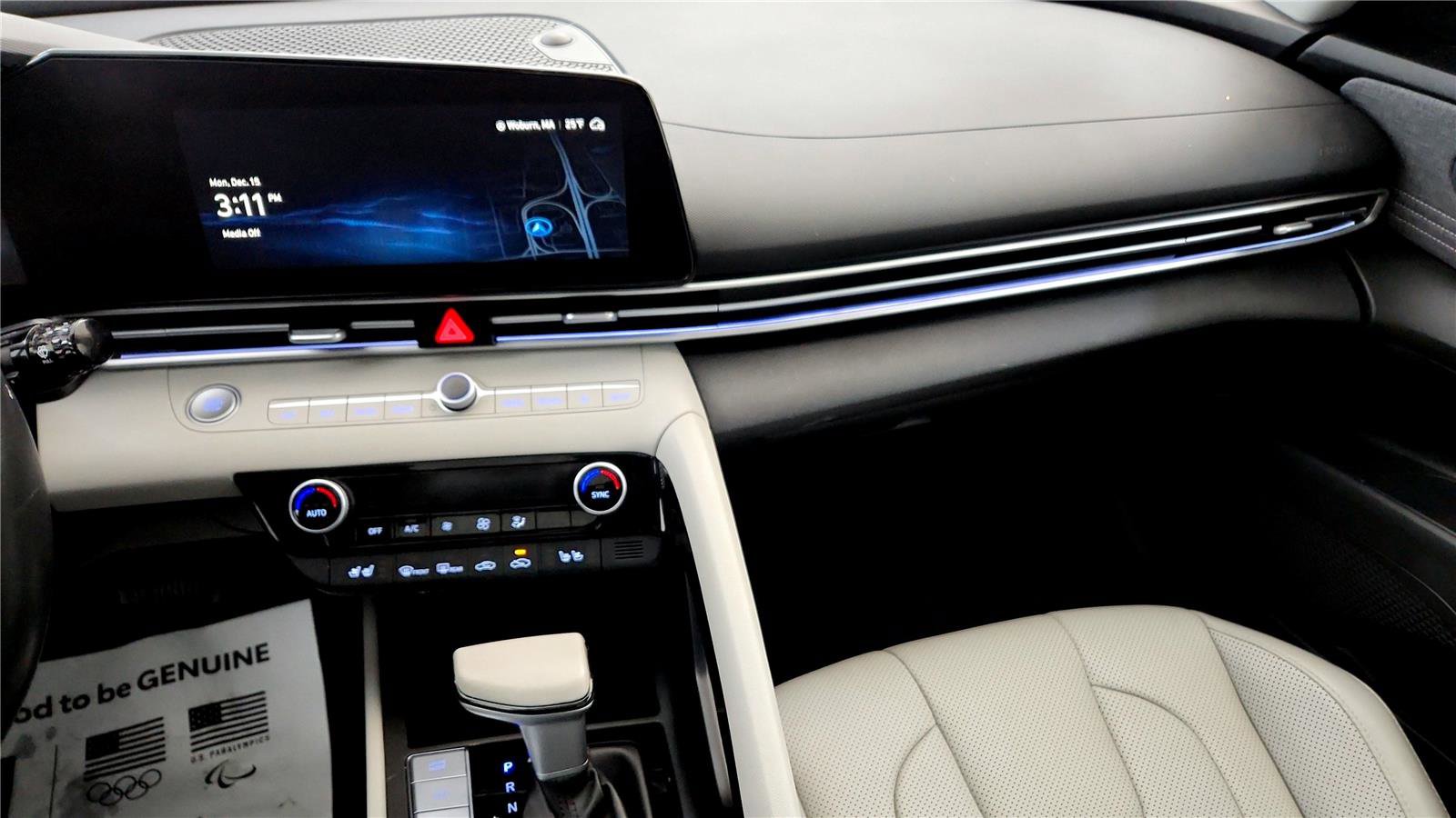 Used 2023 Hyundai Elantra Limited image 41