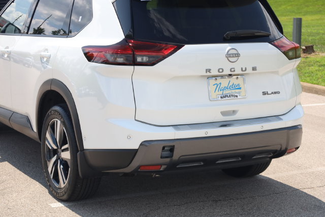 Certified 2025 Nissan Rogue SL w/ Tech Package AWD/4WD image 7