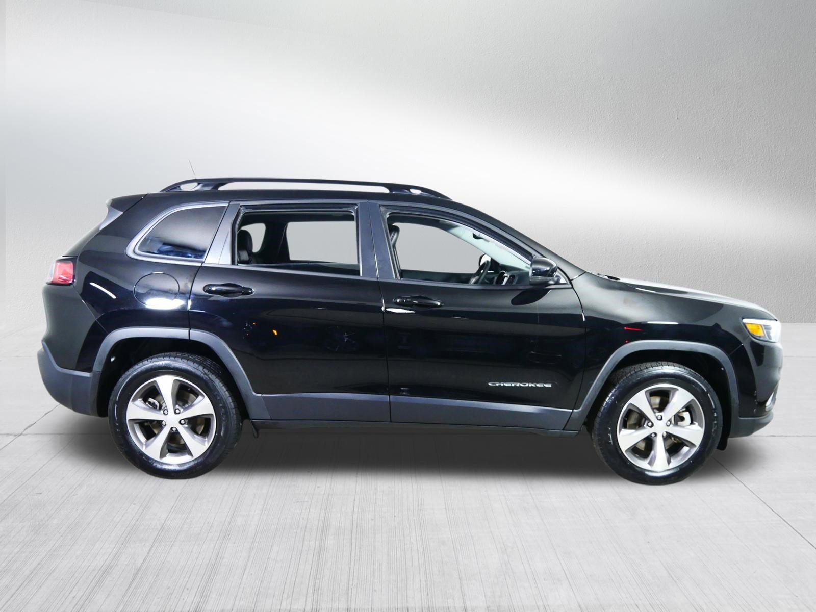 Used 2022 Jeep Cherokee Limited image 8