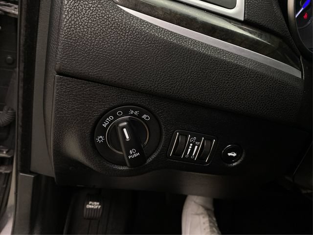 Used 2017 Chrysler 300 C AWD/4WD image 23