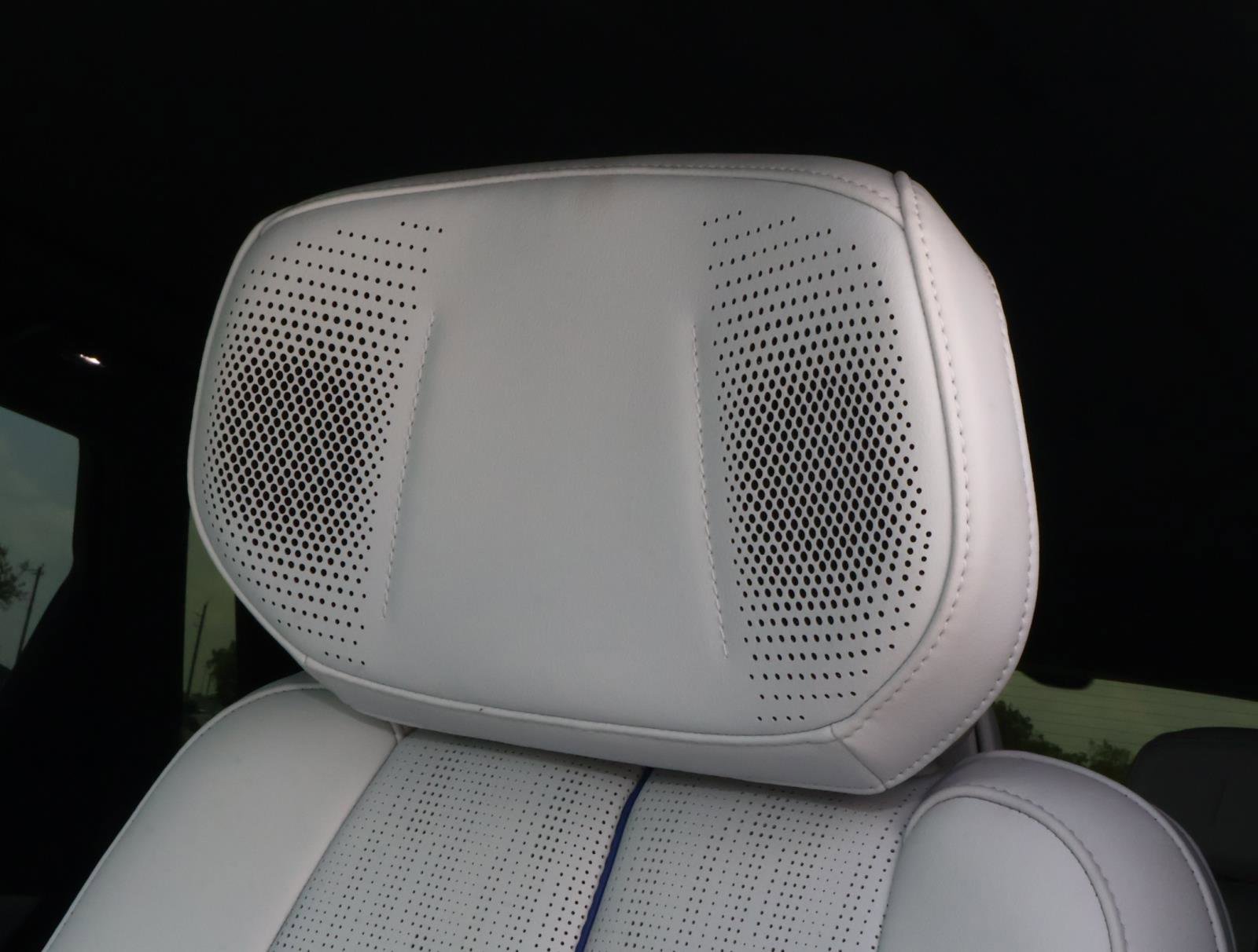 Used 2024 Cadillac Lyriq Luxury RWD image 20