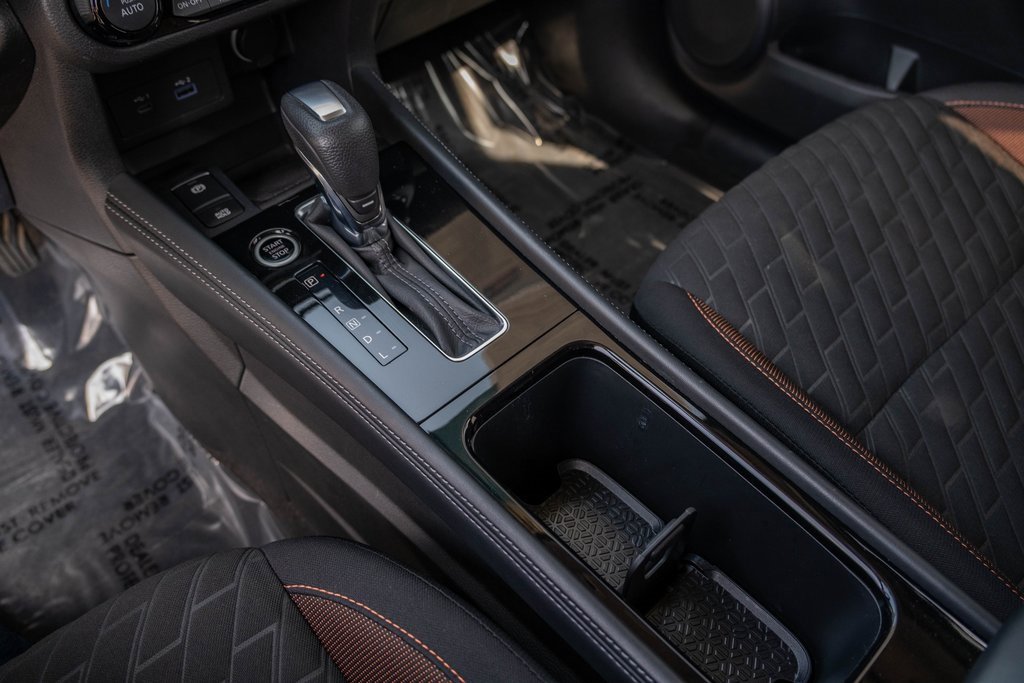 Used 2021 Nissan Kicks SR image 17