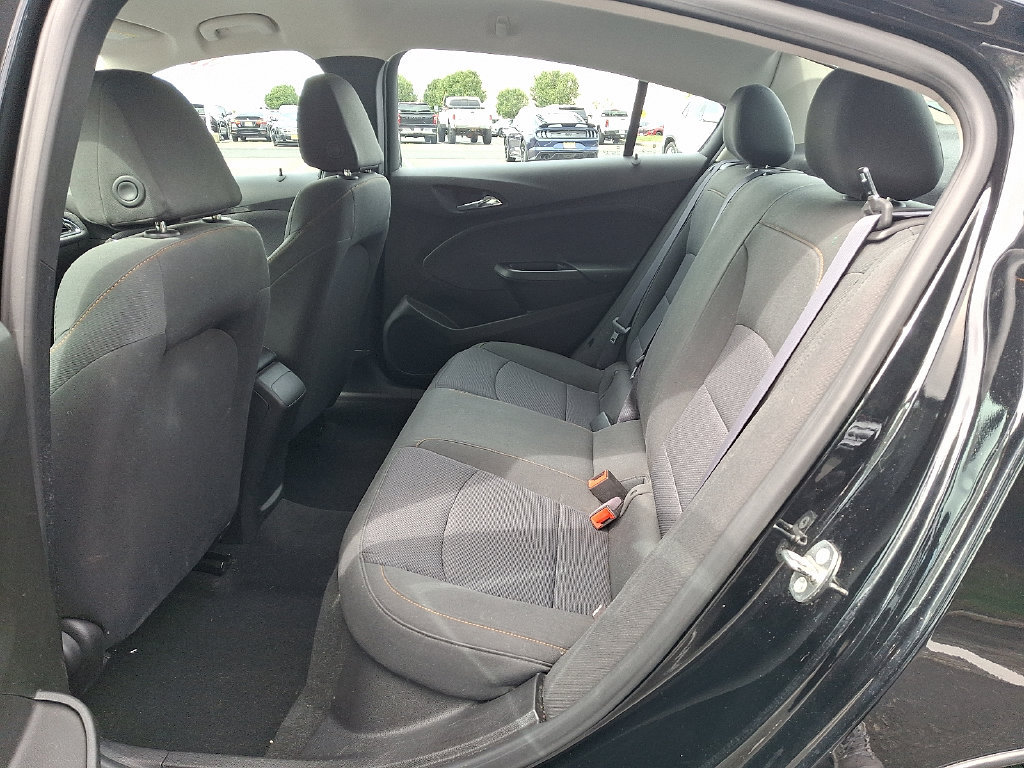 Certified 2017 Chevrolet Cruze LS FWD image 10