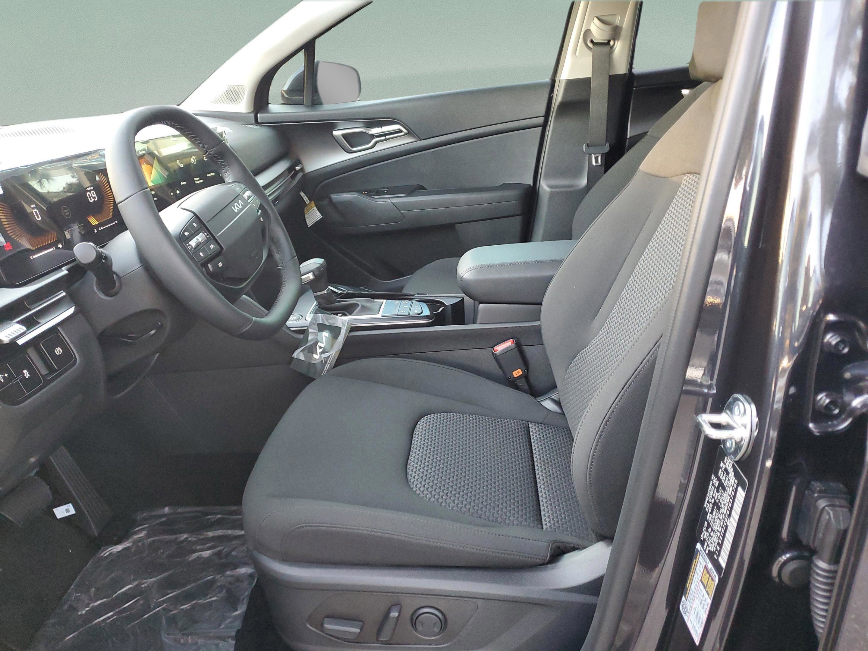 New 2026 Kia Sportage LX w/ LX Convenience Package image 18