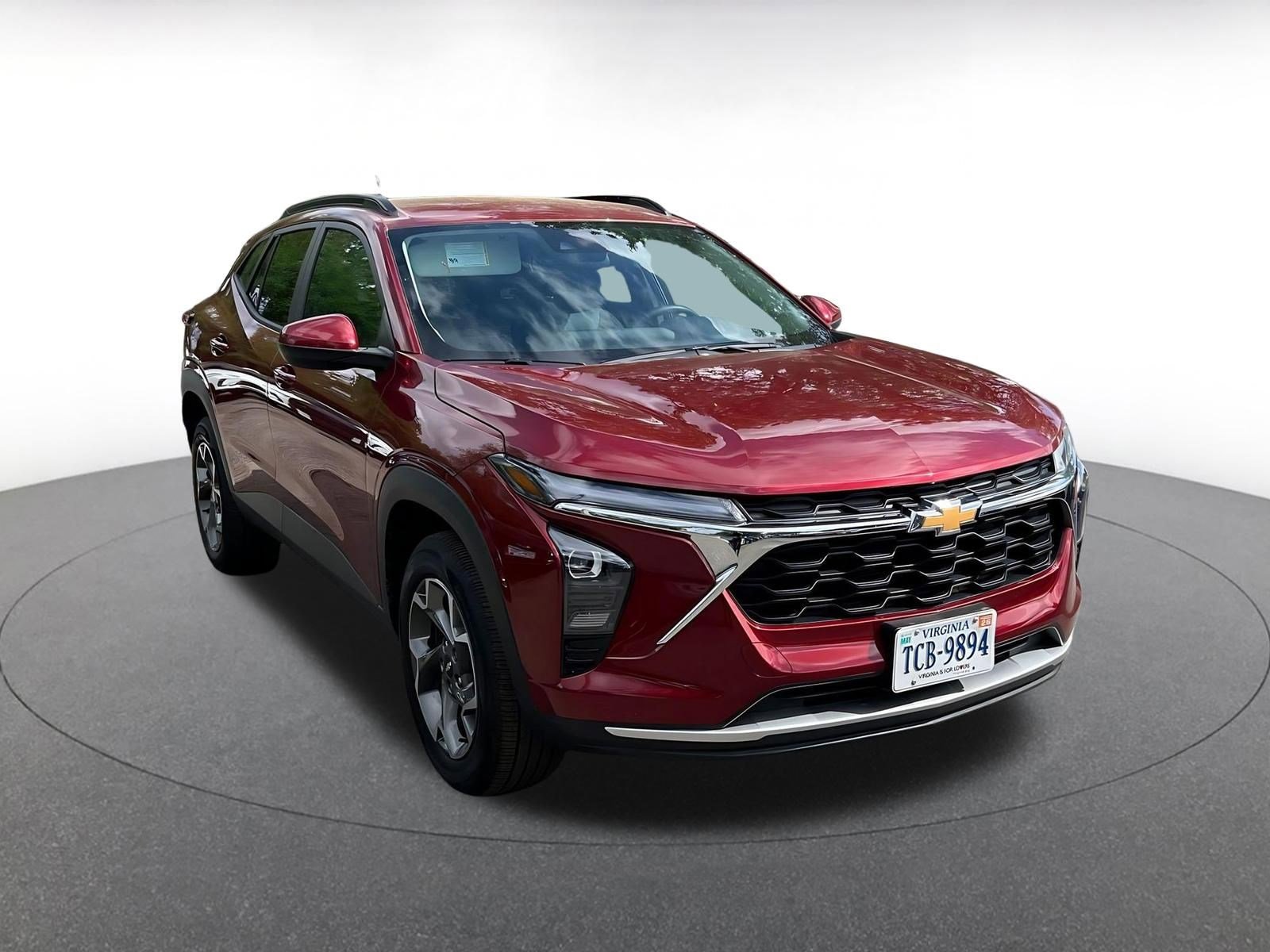 Used 2025 Chevrolet Trax LT w/ LT Convenience Package image 1