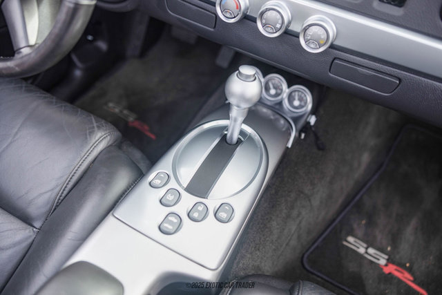 Used 2005 Chevrolet SSR w/ Preferred Equipment Group image 31