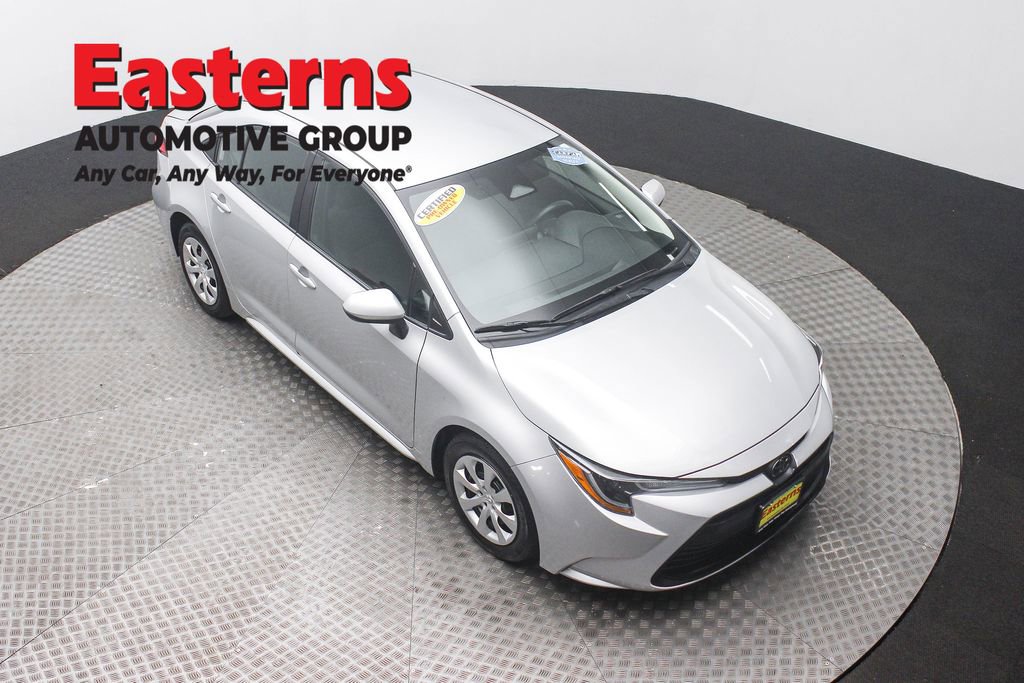 Used 2023 Toyota Corolla LE image 3