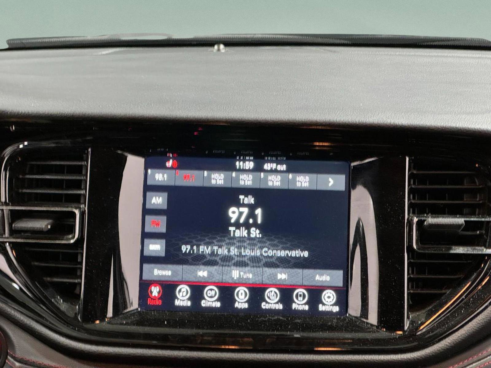 Used 2023 Dodge Durango GT image 16