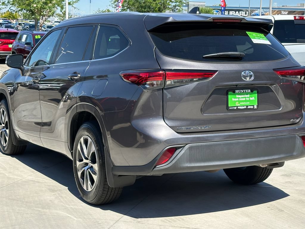 Used 2023 Toyota Highlander XLE FWD image 6