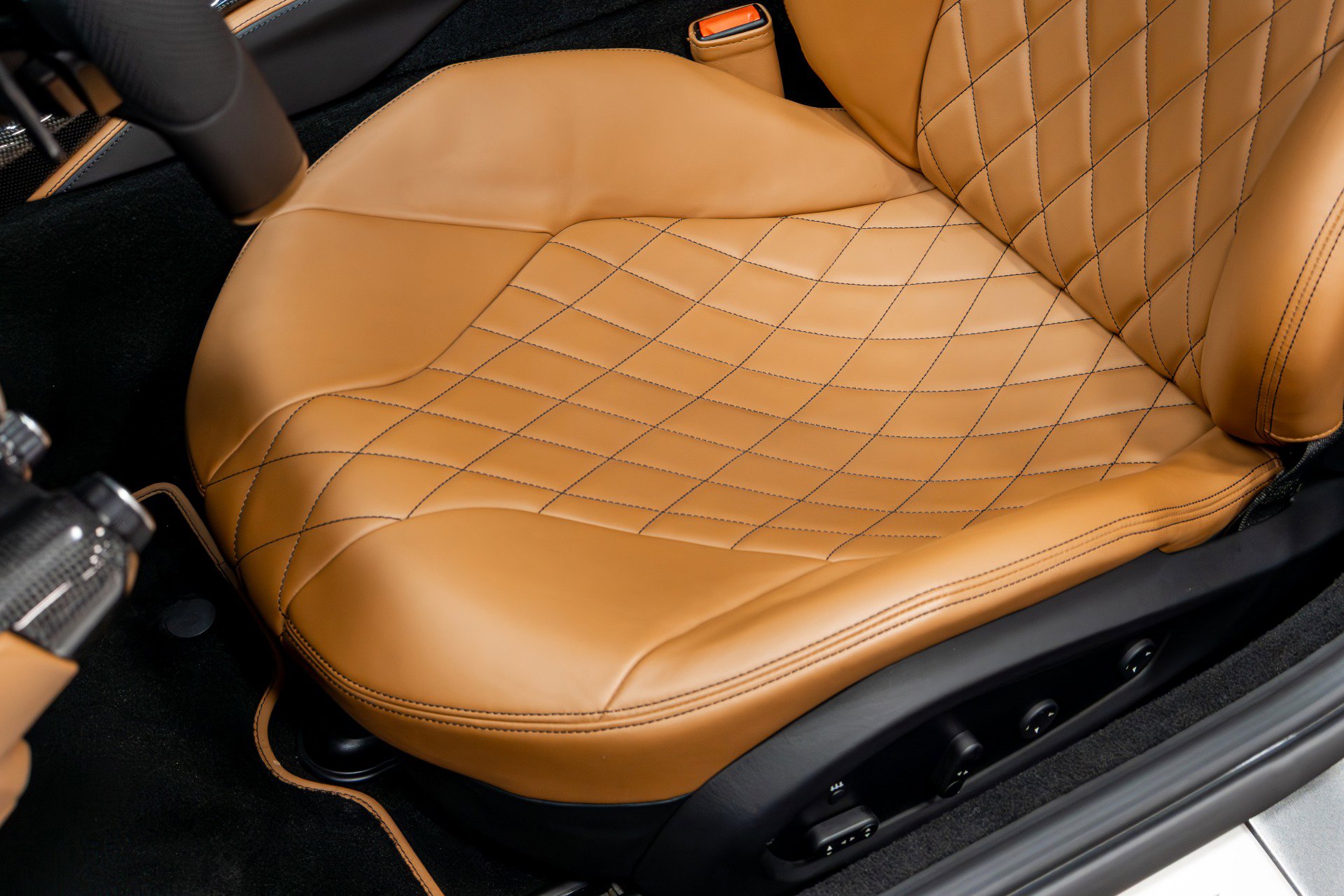 Used 2020 Ferrari 812 Superfast RWD image 7