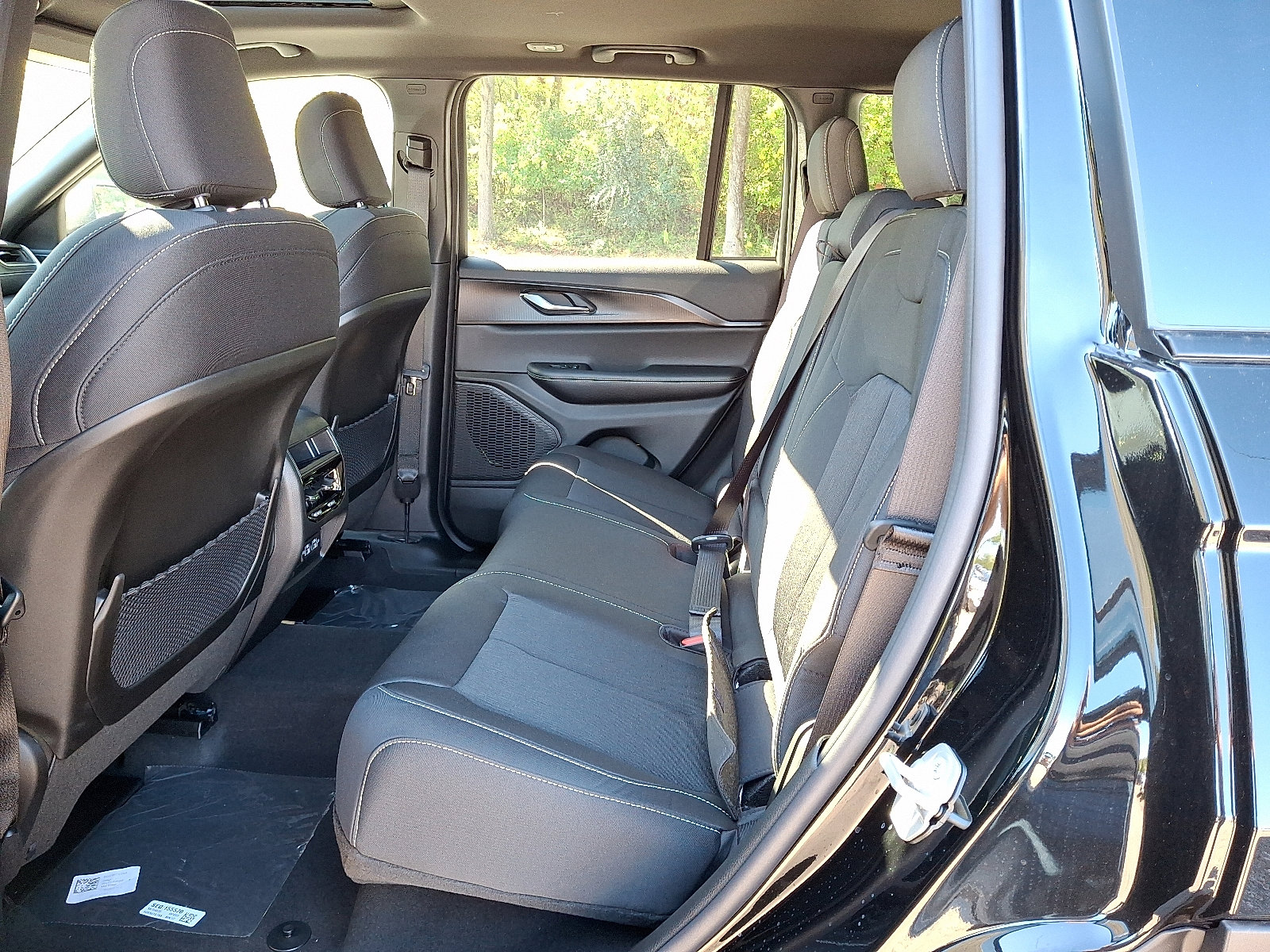 New 2025 Jeep Grand Cherokee Laredo X w/ Luxury Tech Group I image 6