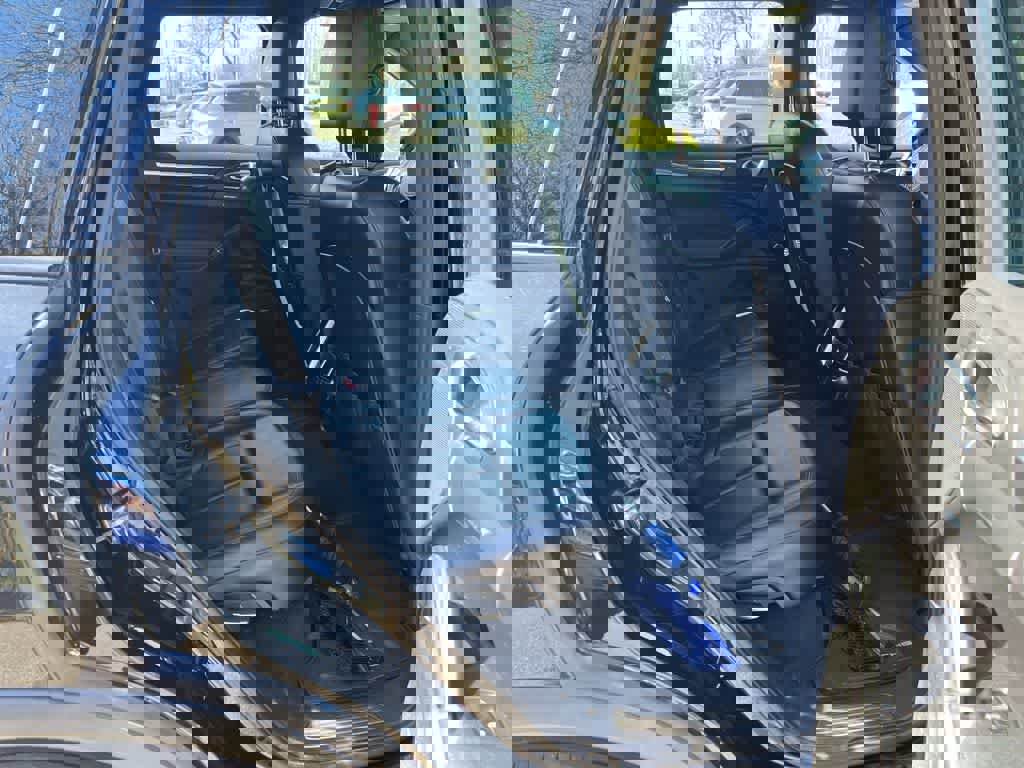 Used 2012 Porsche Cayenne S image 17