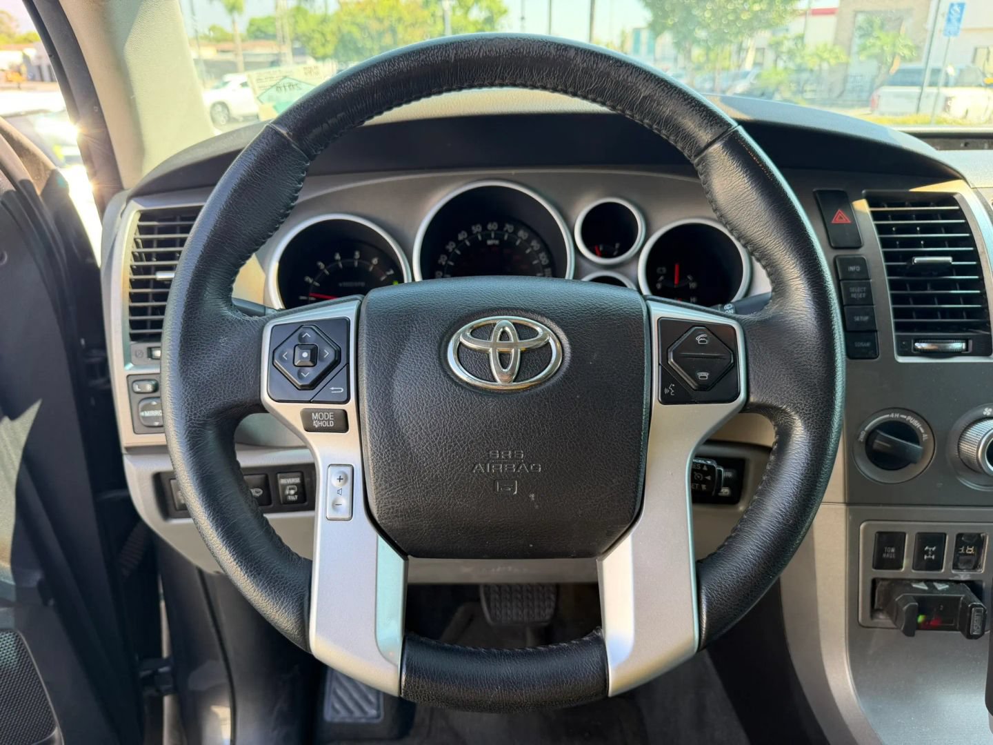 Used 2016 Toyota Sequoia Limited w/ Safety & Convenience Package AWD/4WD image 24