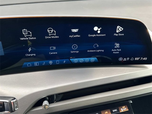 New 2026 Cadillac Vistiq Luxury w/ LPO, Floor Liner Package image 23