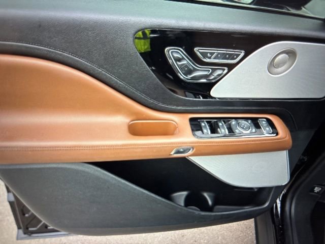 Used 2024 Lincoln Aviator Reserve w/ Equipment Group 201A image 25