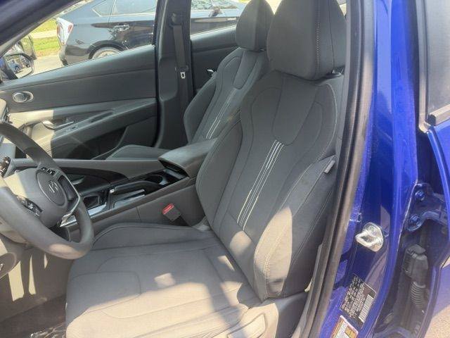 Used 2024 Hyundai Elantra SEL FWD image 15