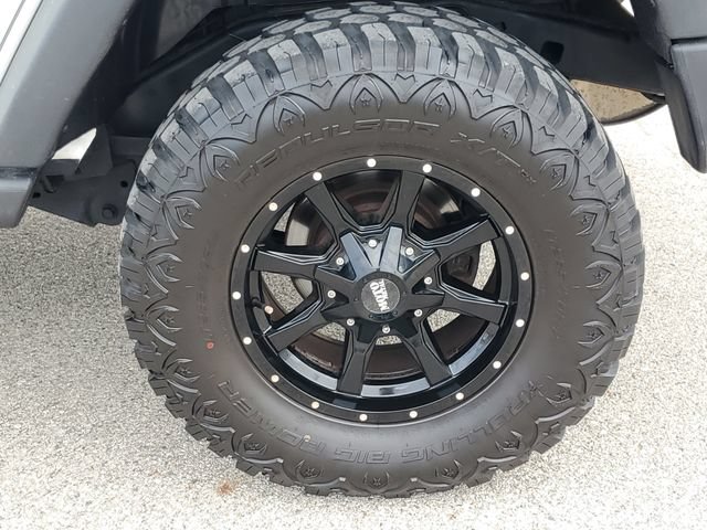Used 2017 Jeep Wrangler Unlimited Rubicon w/ Cold Weather Group AWD/4WD image 30